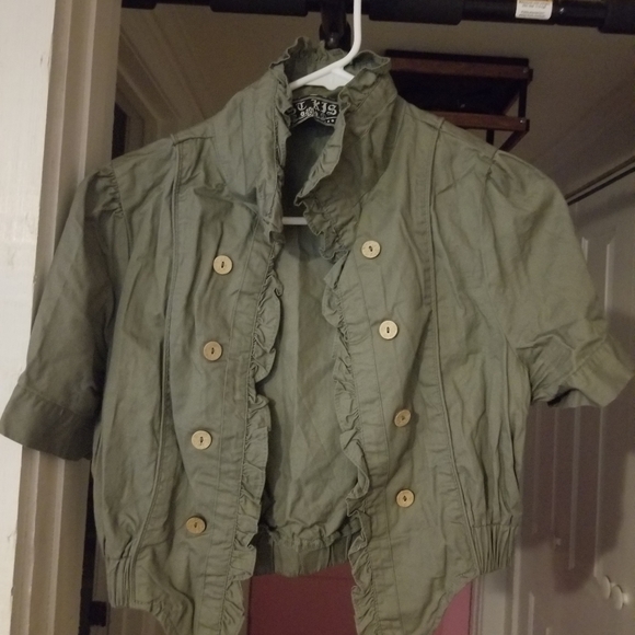 Last Kiss Crop Shirt - Picture 3 of 4